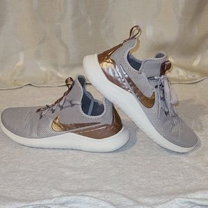 Women's Nike French TR8 Metallic